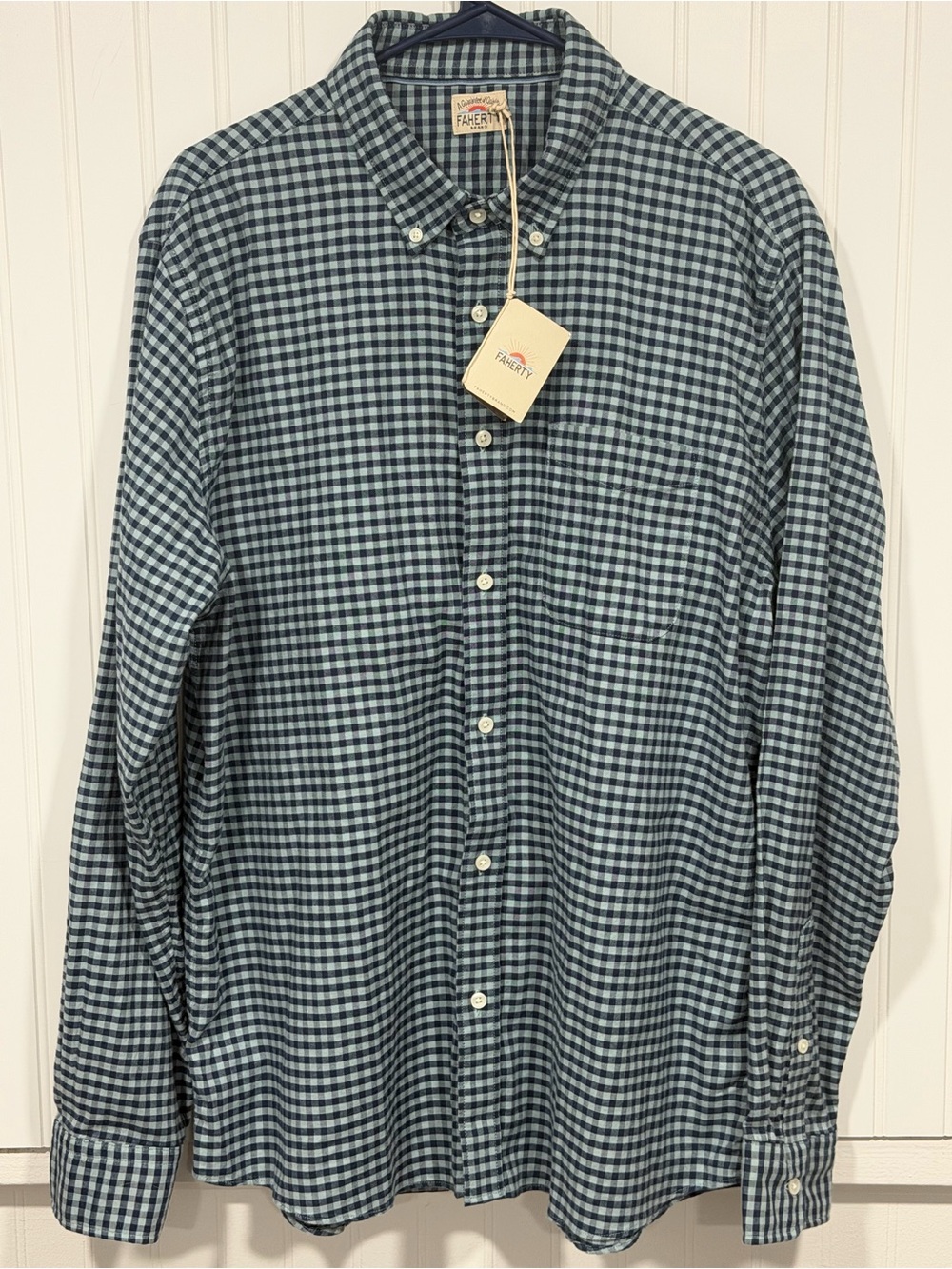 Men’s striped xl Faherty shirt button down blue and white long sleeve shirt